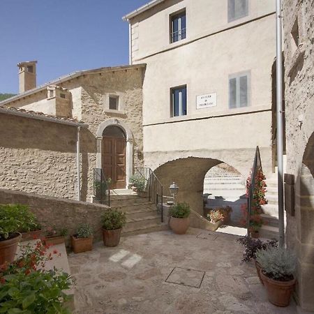 Castello Di Postignano Hotel Sellano Eksteriør billede